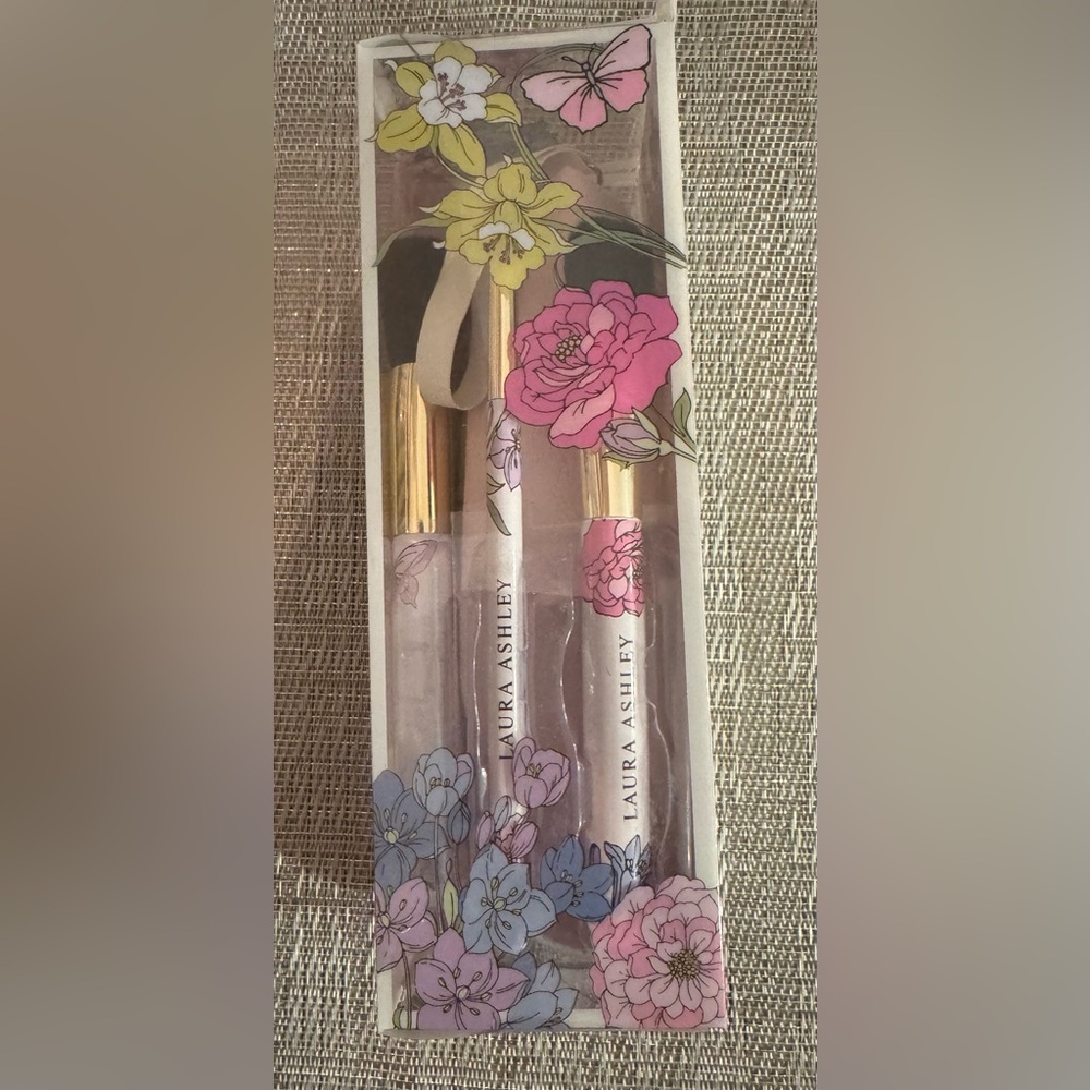 Laura Ashley Pink Floral Butterfly 4 pc Cosmetic Brush Set with Case - New! - Picture 2 of 5